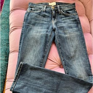 NWT Current Elliott Straight Legged Medium Wash.28